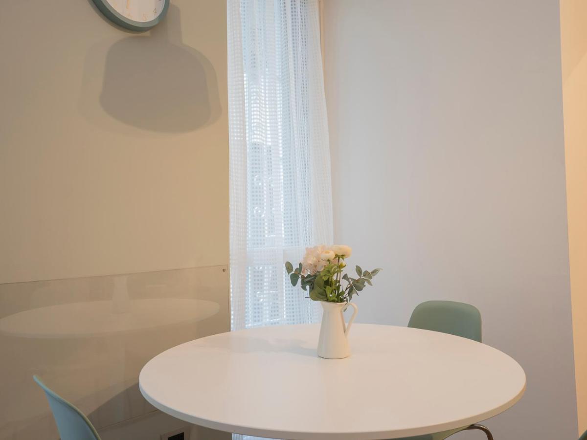 I Host Apartment - Montesuello 9 Milaan Buitenkant foto